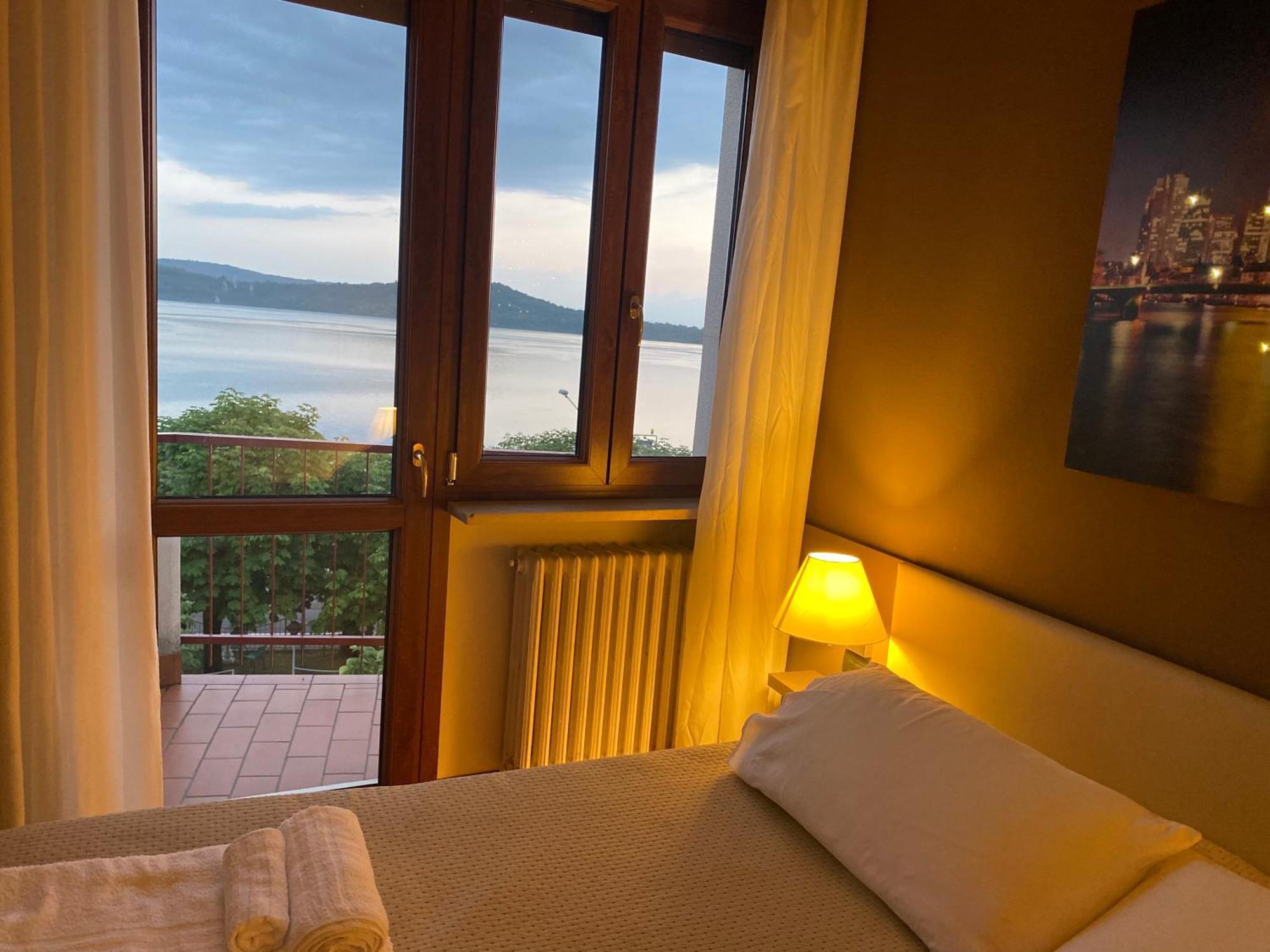 Hotel Lido Viverone Exterior photo